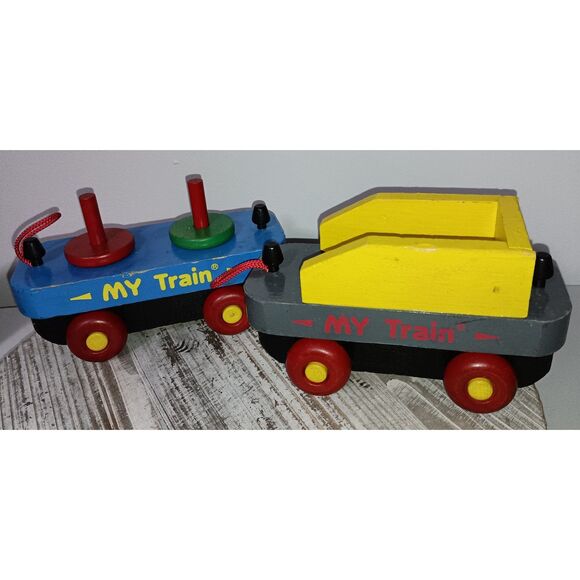 MONTGOMERY SCHOOLHOUSE INC.:  Vintage "My Train" Train Set (Train & Wagons) - Picture 6 of 8